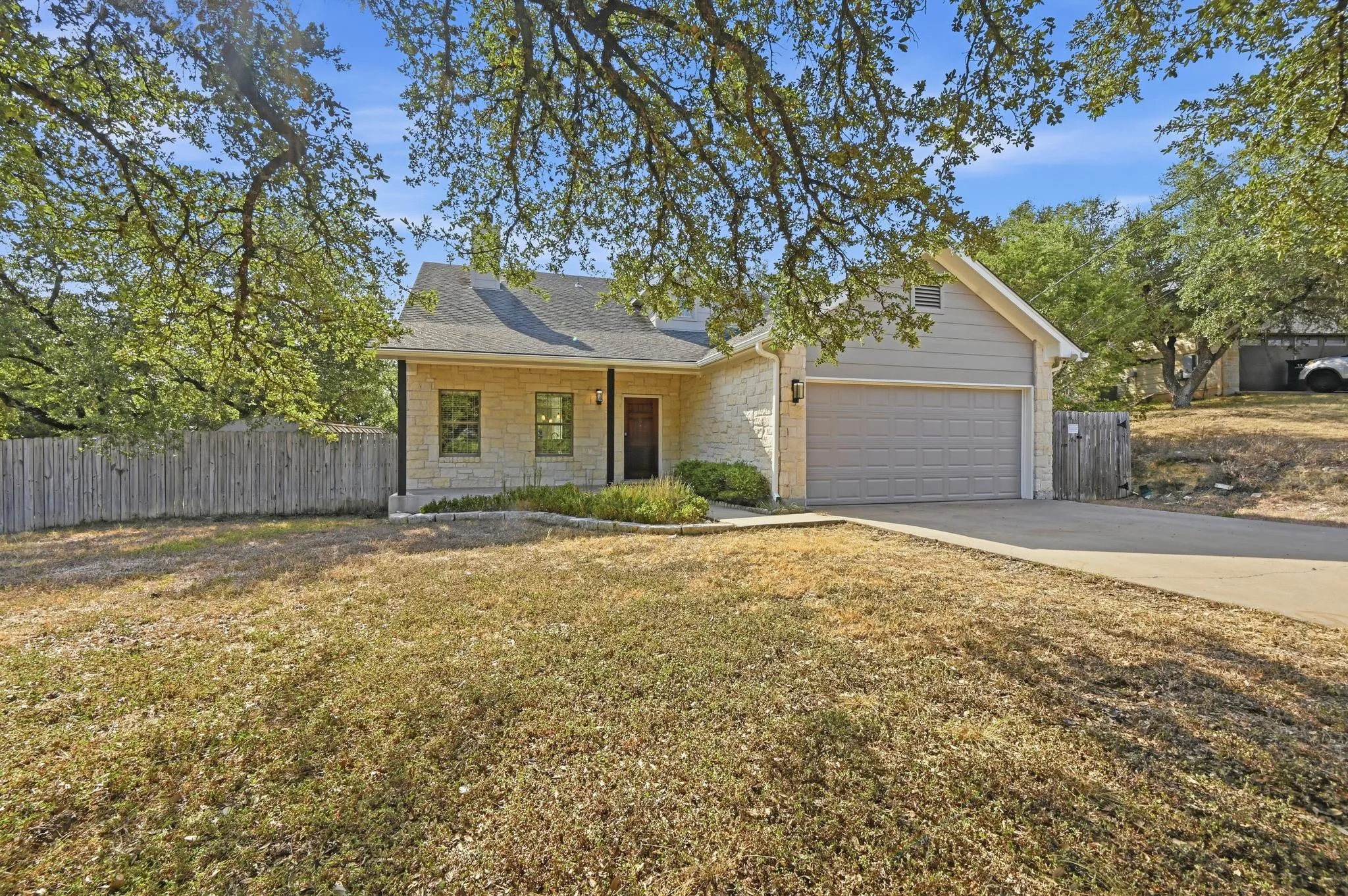 Photo 2 of 22407 BRIARCLIFF DR