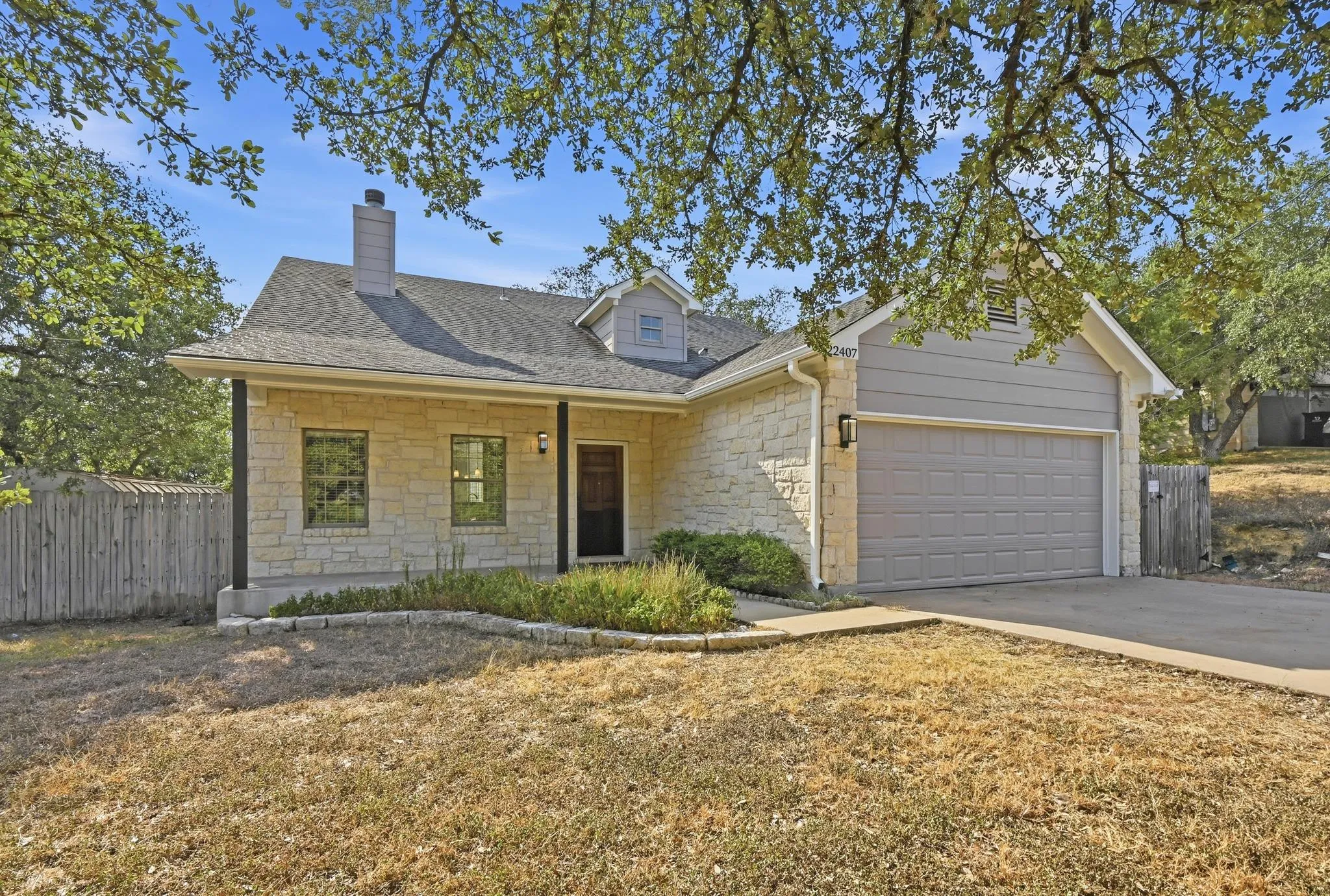 Photo 3 of 22407 BRIARCLIFF DR