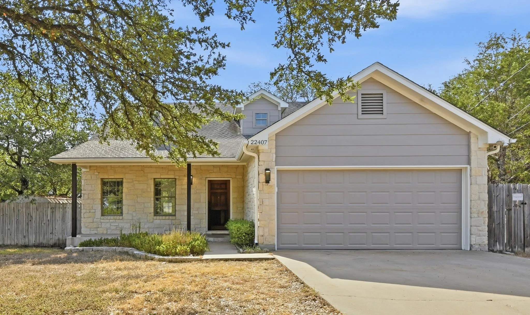 Photo of 22407 BRIARCLIFF DR, Spicewood, TX, 78669