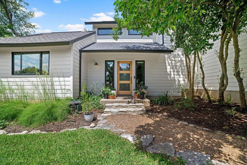 Photo 2 of 1117 SAN AUGUSTINE DR