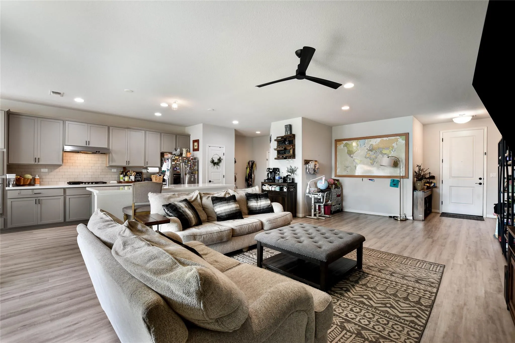 Photo 3 of 104 PEACH FLAT CT