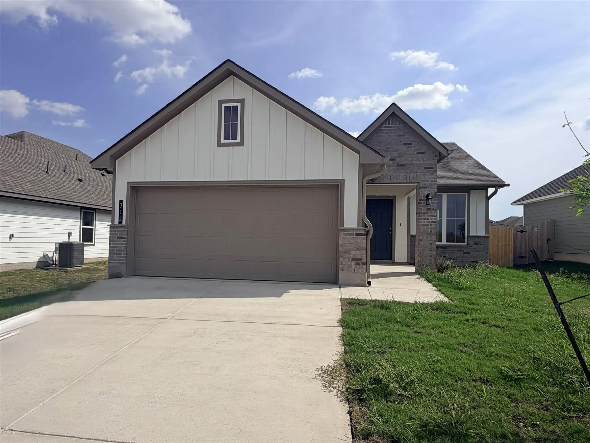 Photo of 312 BOATRIGHT BLVD, Jarrell, TX, 76537