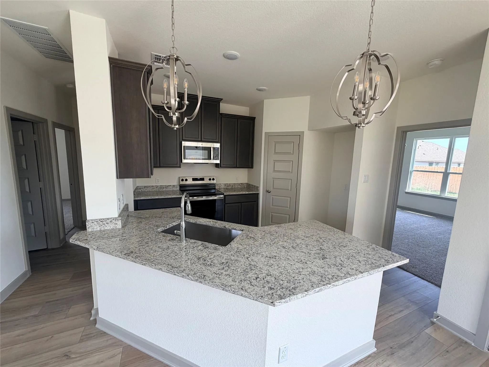 Photo 4 of 312 BOATRIGHT BLVD