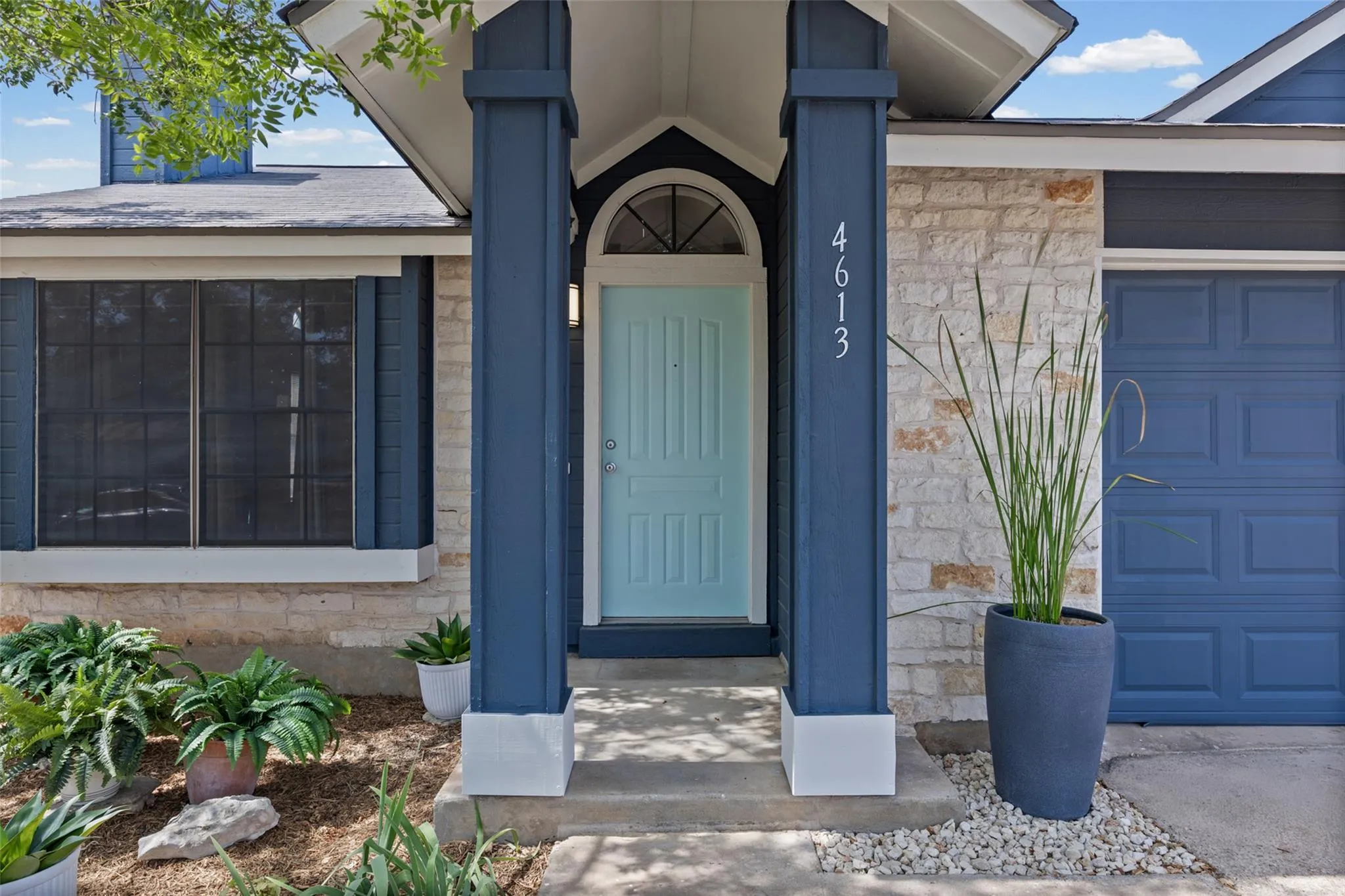 Photo 4 of 4613 MOLERA DR