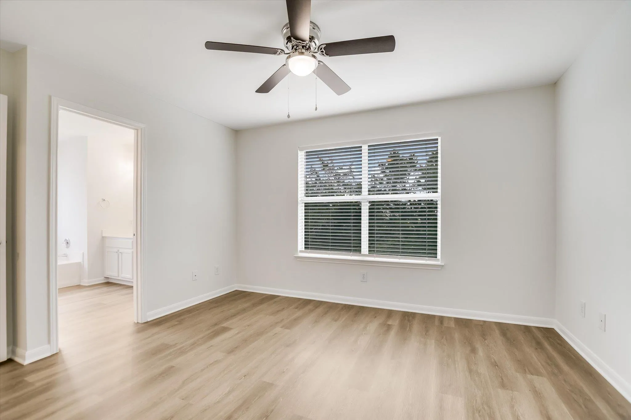 Photo 4 of 8813 MOUNTAIN SHADOWS CV #A