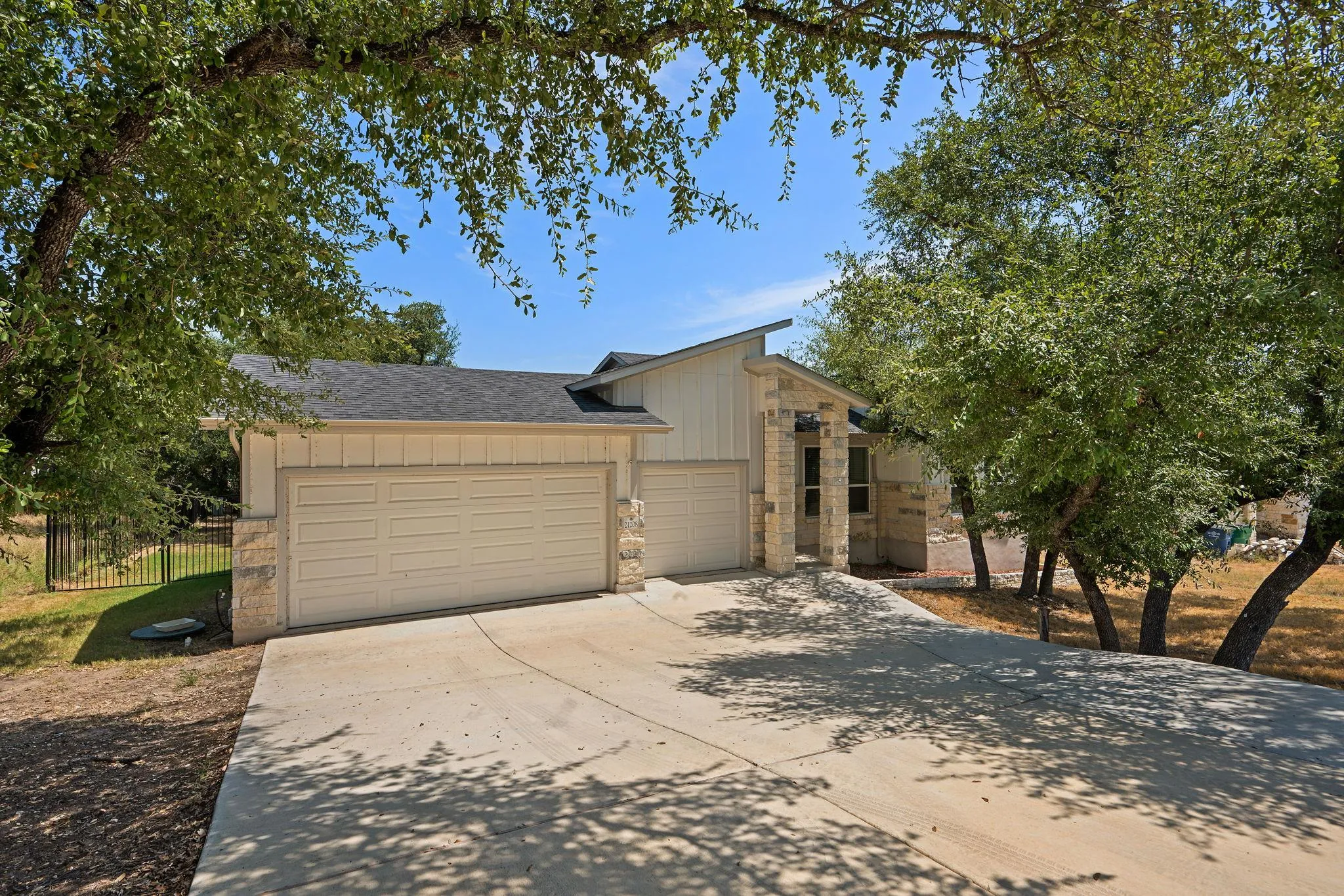 Photo 3 of 21208 SANTA ROSA AVE