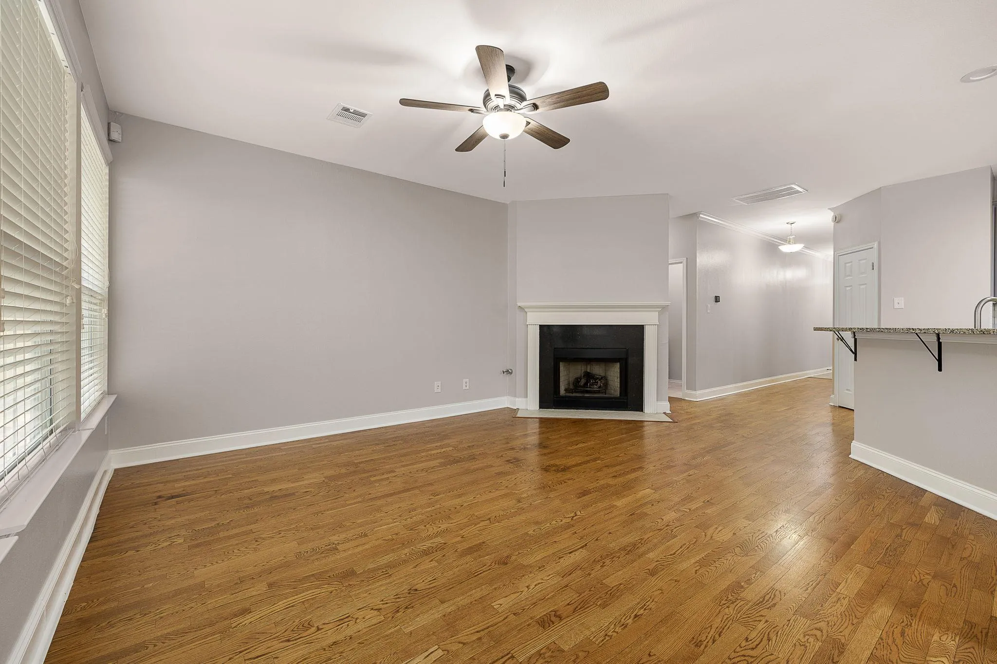 Photo 4 of 1515 NATURAL BRIDGE LN