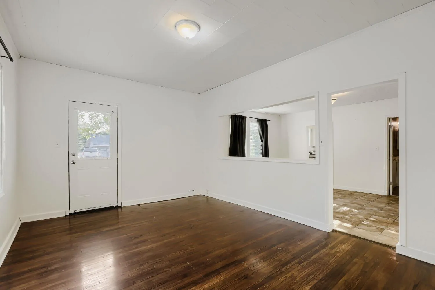 Photo 3 of 604 S DONOHOE ST