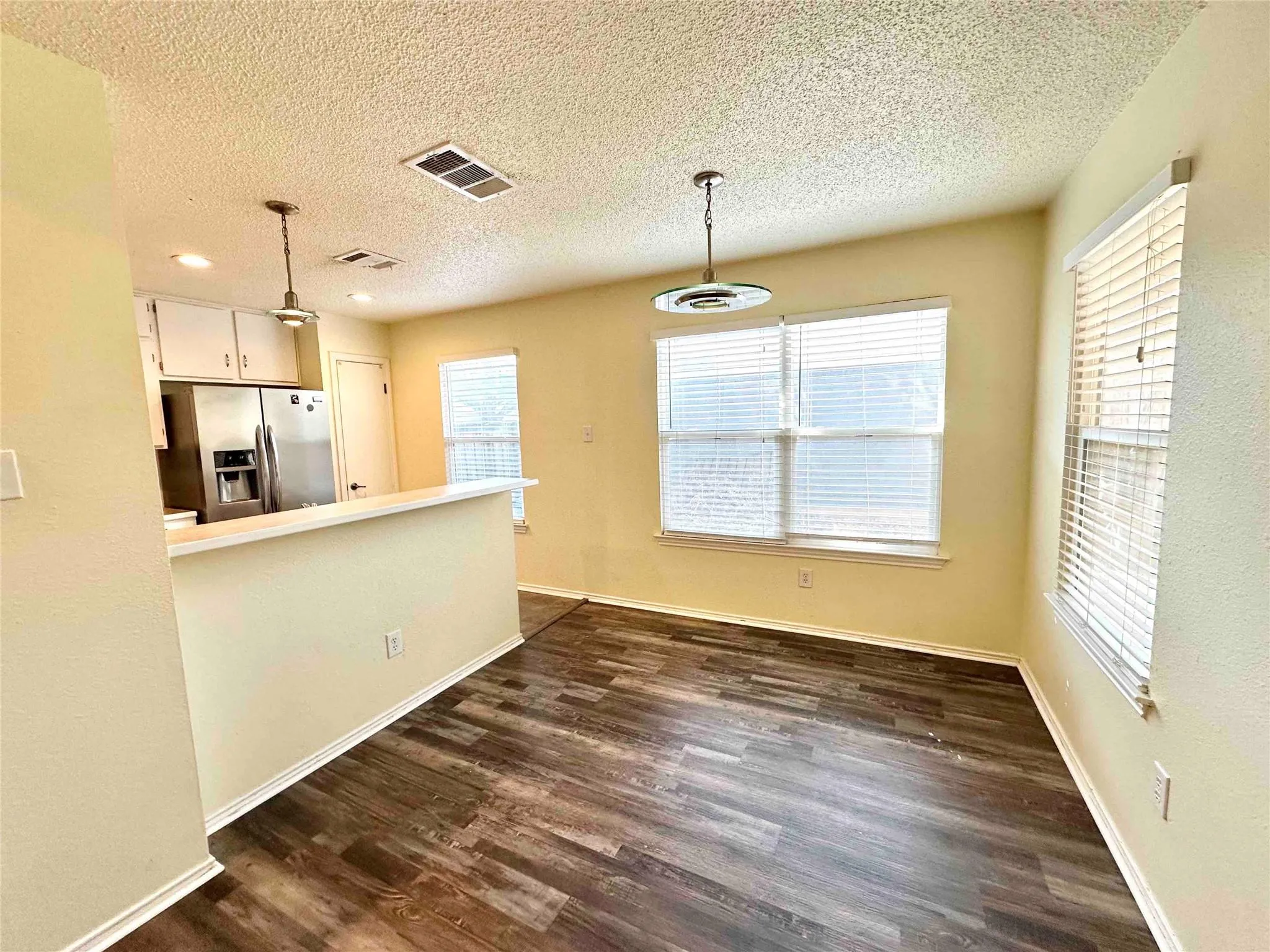 Photo 3 of 5934 KEVIN KELLY PL