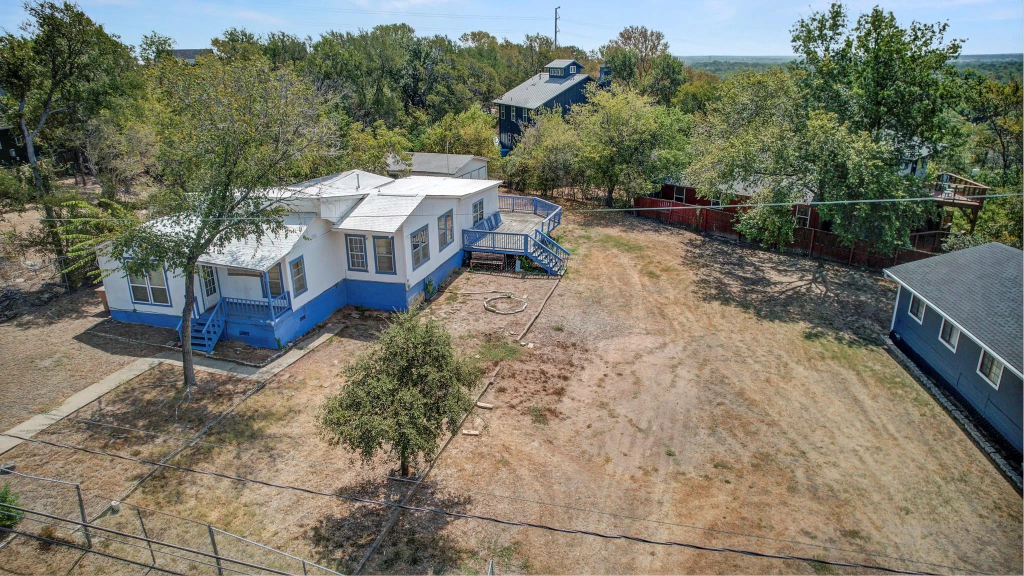 Photo 4 of 1117 MANSELL AVE