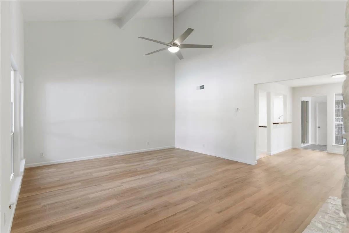 Photo 4 of 2217 ONION CREEK PKWY #121
