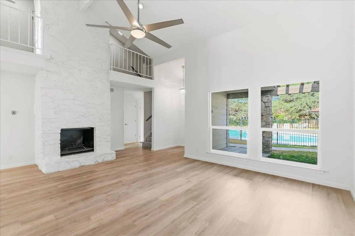 Photo 3 of 2217 ONION CREEK PKWY #121