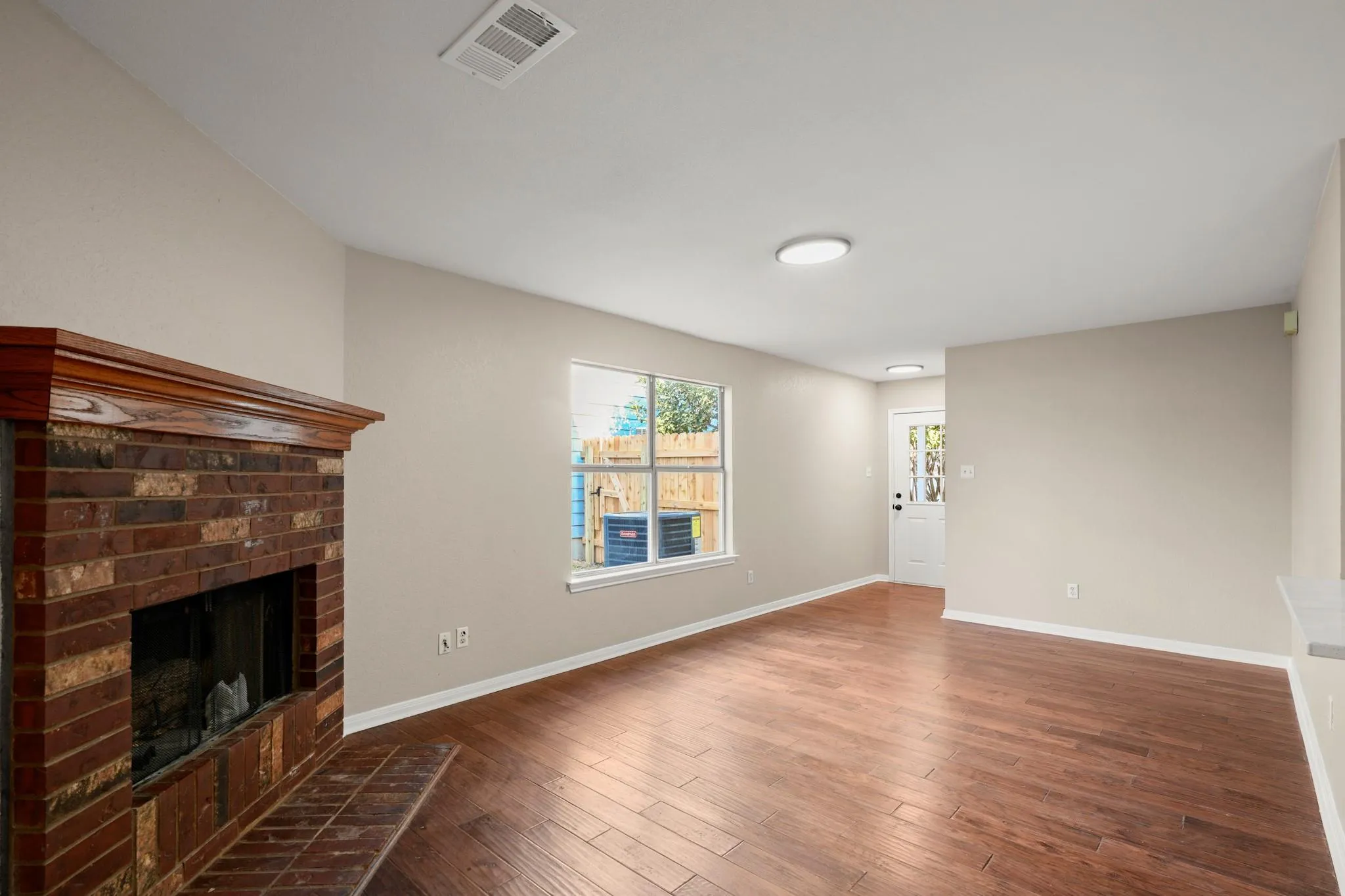 Photo 3 of 2109 REDWING WAY