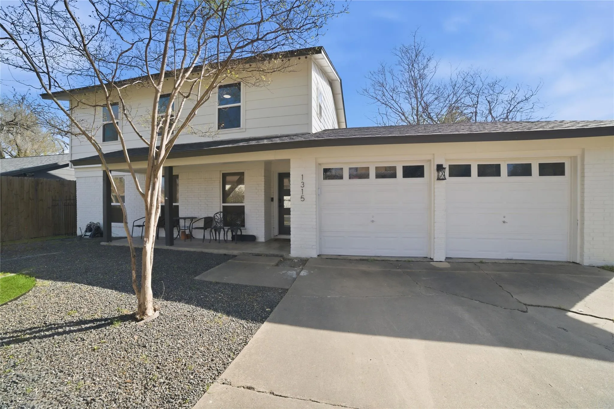 Photo 2 of 1315 QUAIL PARK DR