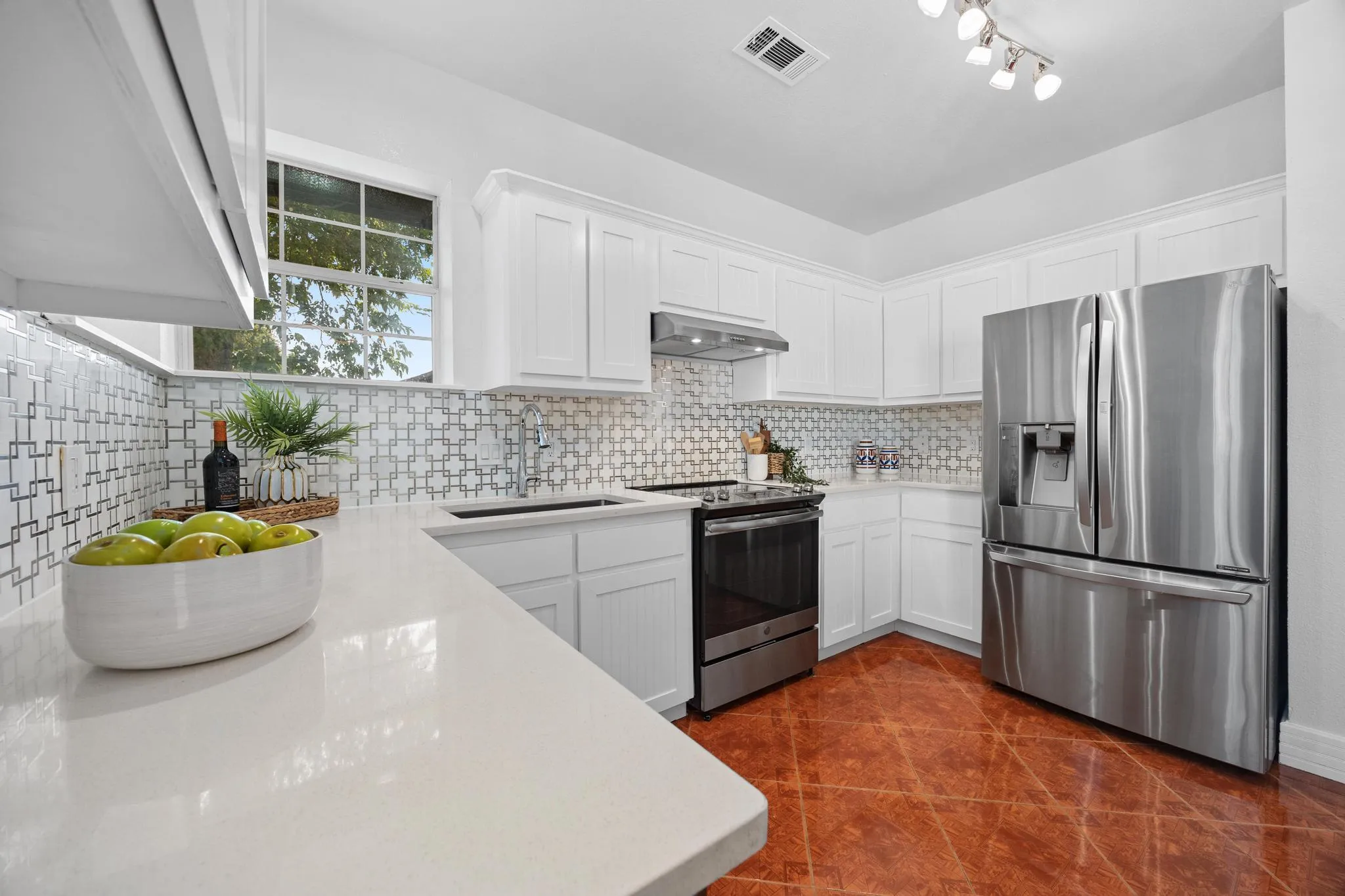 Photo 4 of 10901 PARKFIELD DR