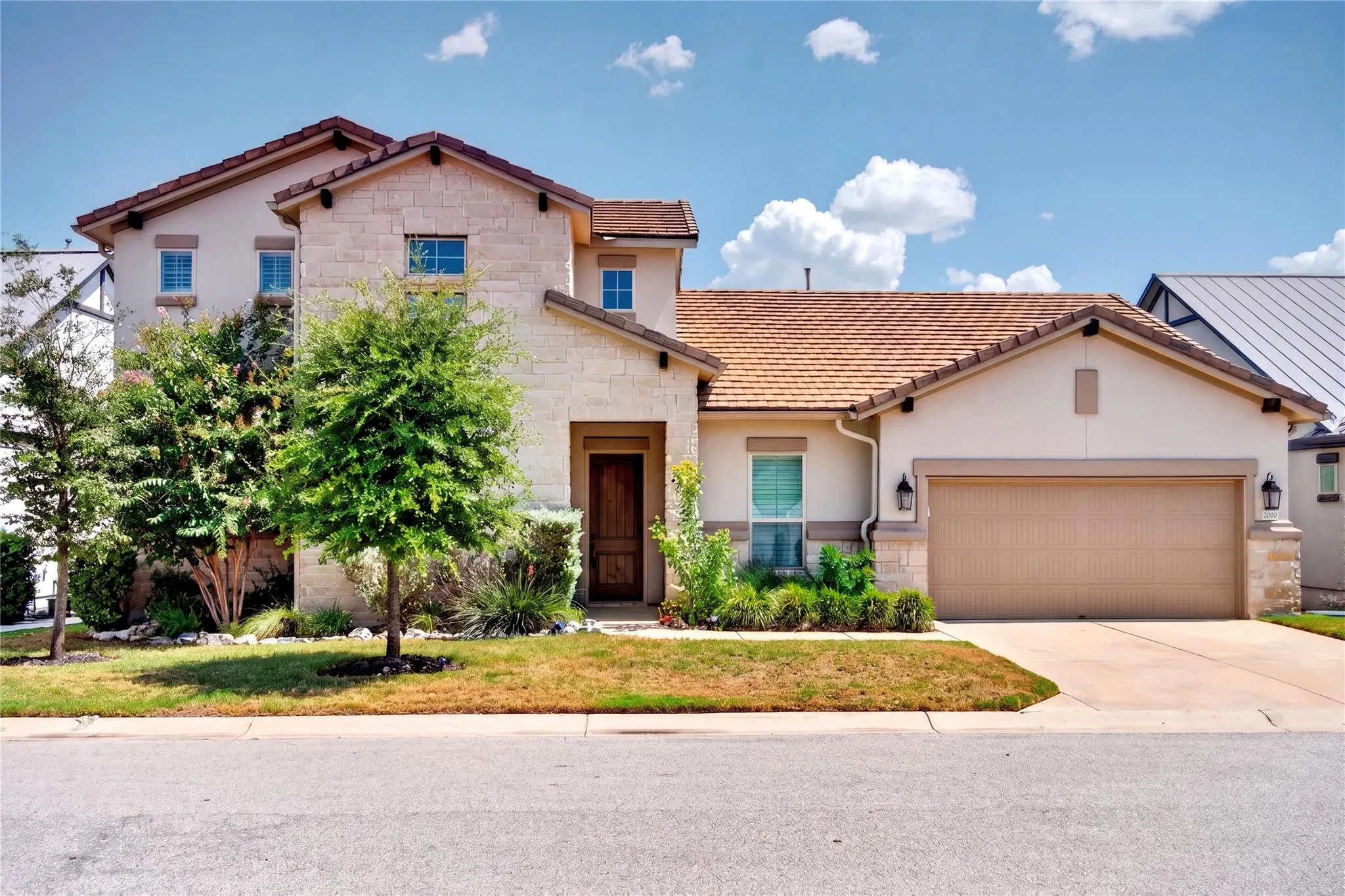 Photo 2 of 2000 MAZARRO DR
