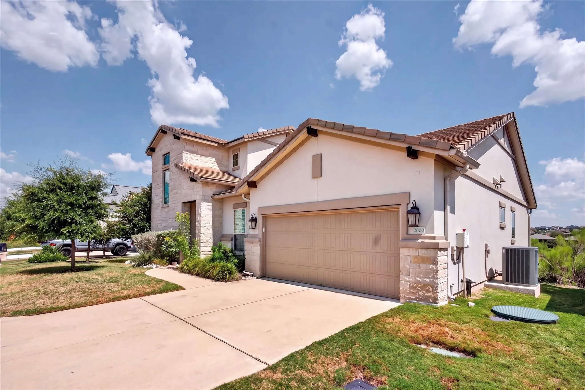 Photo 3 of 2000 MAZARRO DR