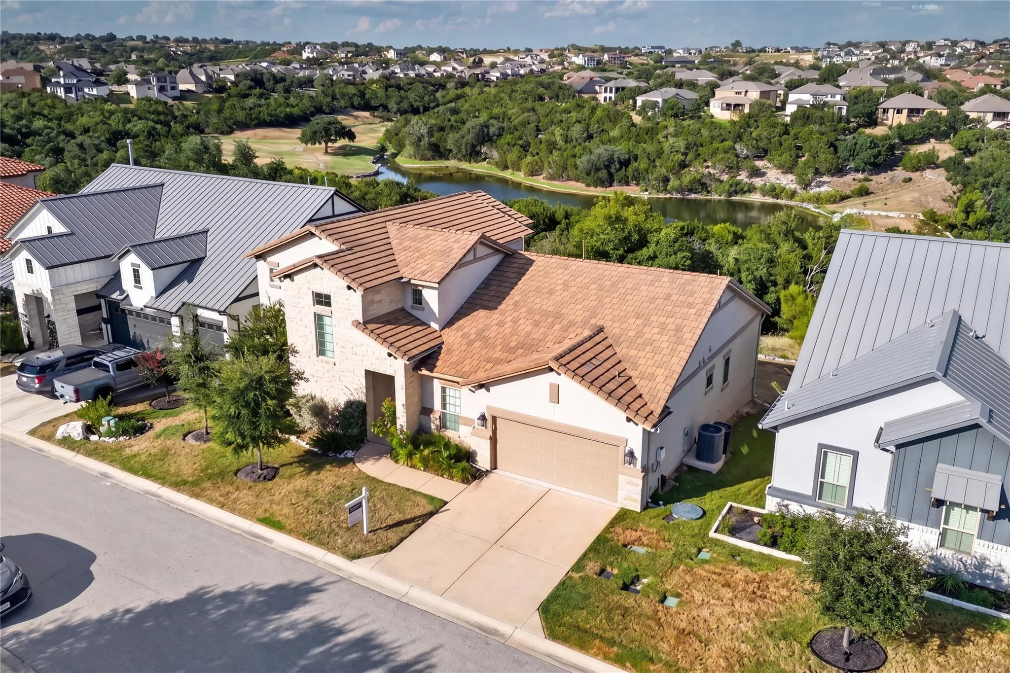 Photo 4 of 2000 MAZARRO DR