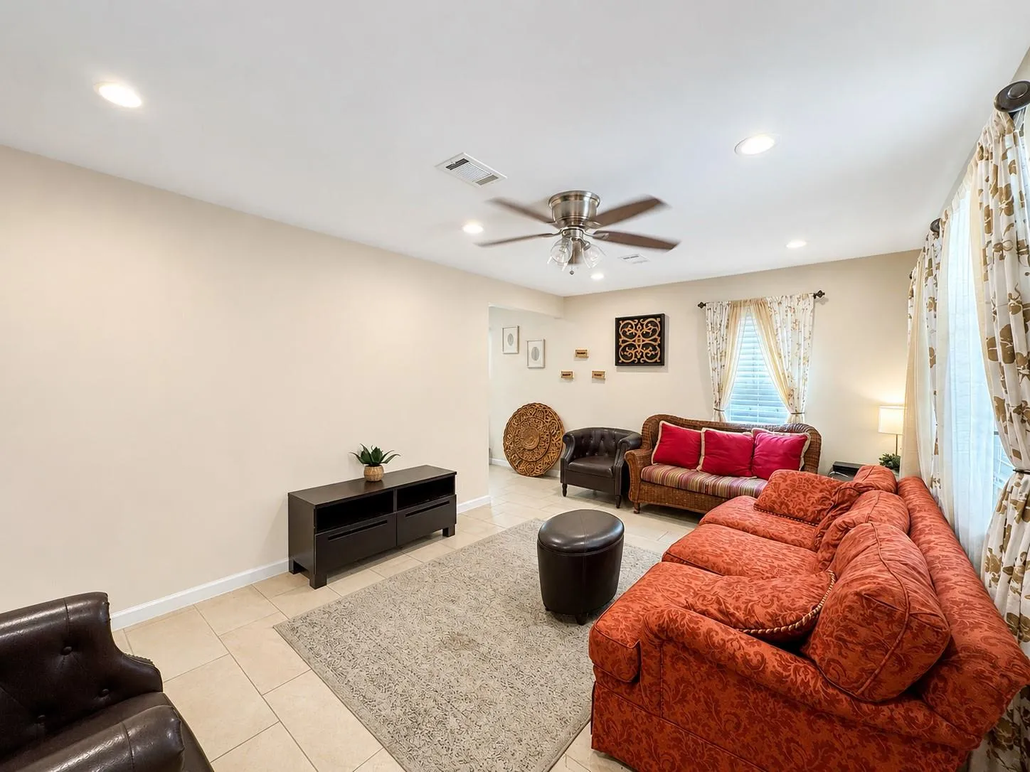 Photo 3 of 6711 CRUZ ST