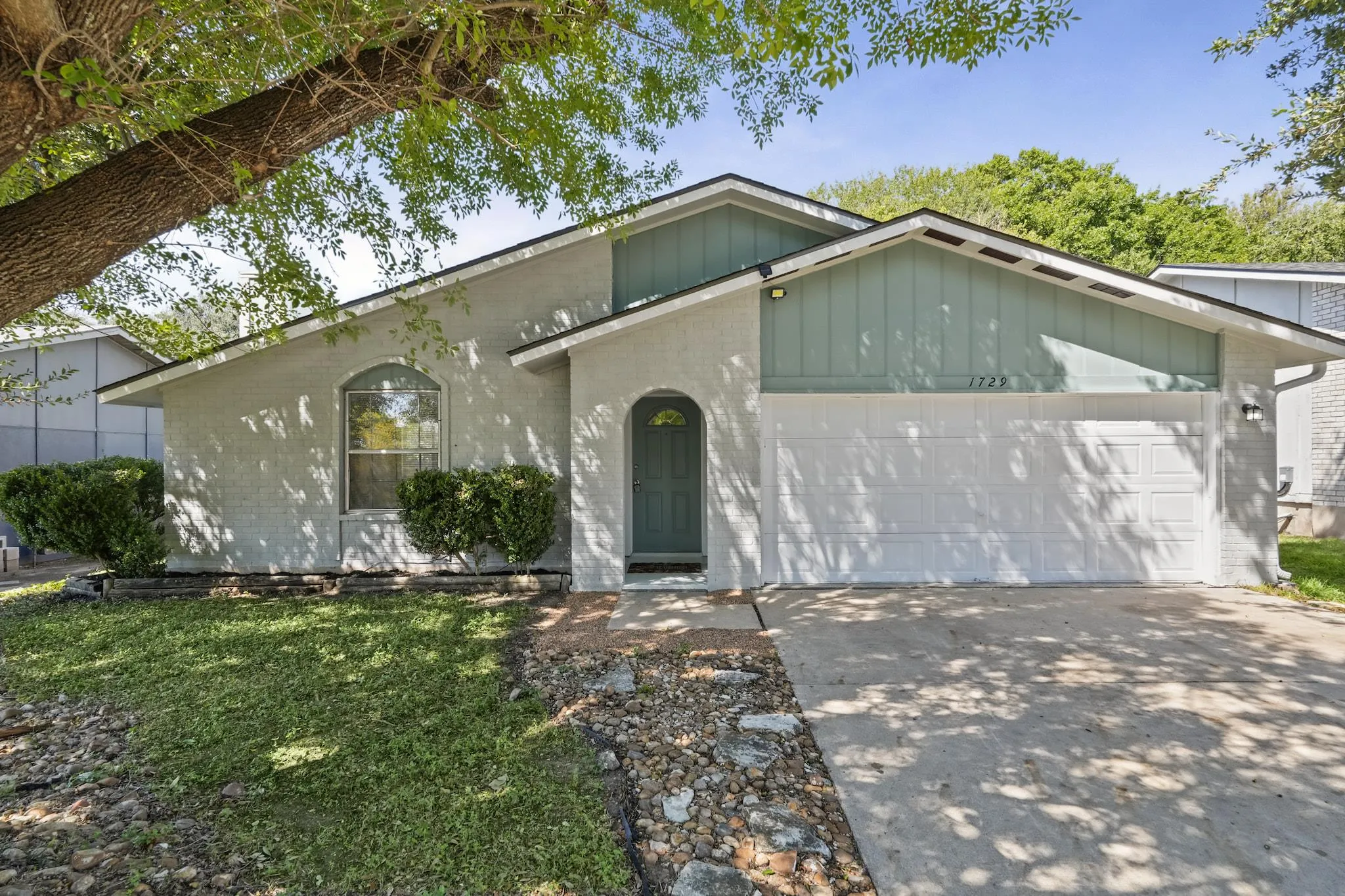 Photo of 1729 CRICKET HOLLOW DR, Austin, TX, 78758