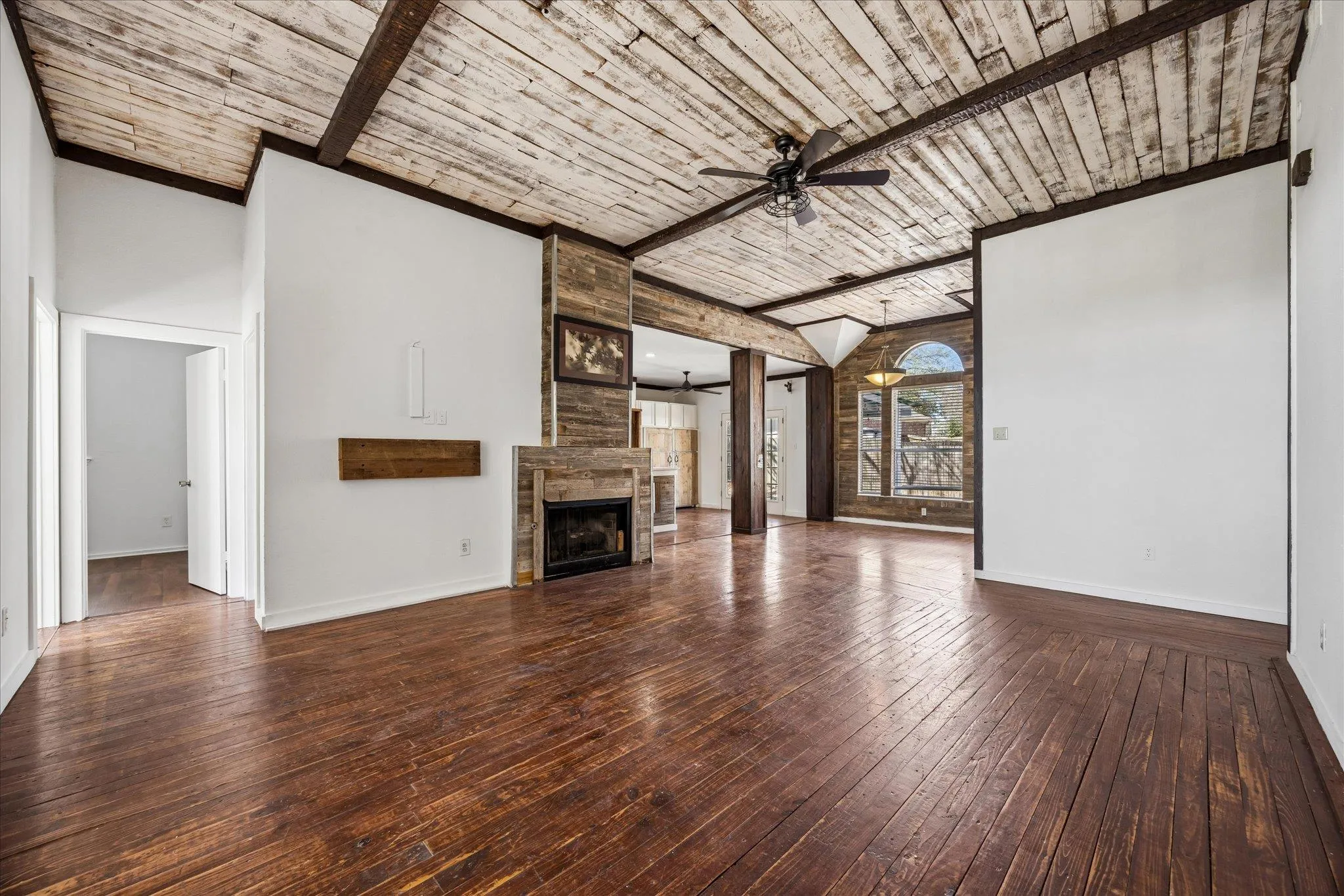 Photo 4 of 6502 BRAMBER LN