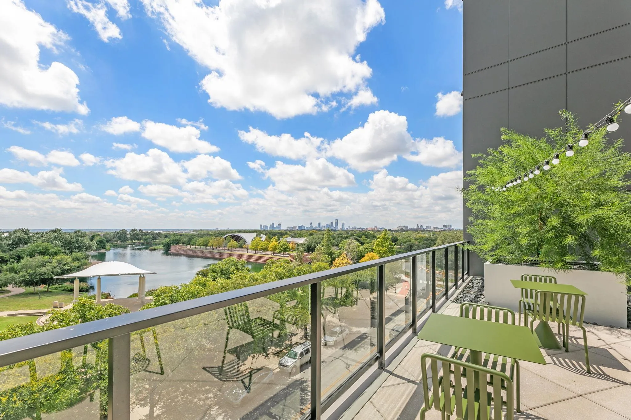 Photo 2 of 1701 SIMOND AVE #407