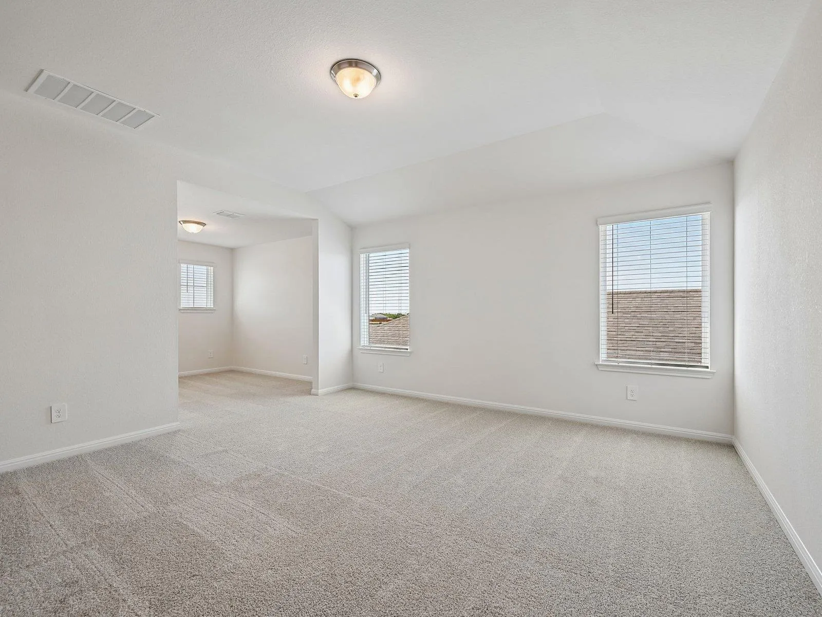 Photo 4 of 112 WOODBROOK DR
