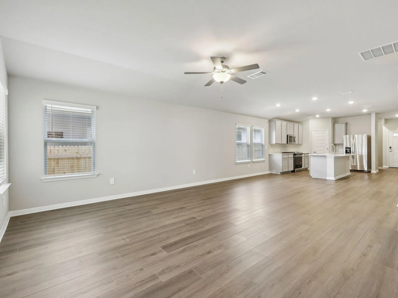 Photo 4 of 108 WOODBROOK DR