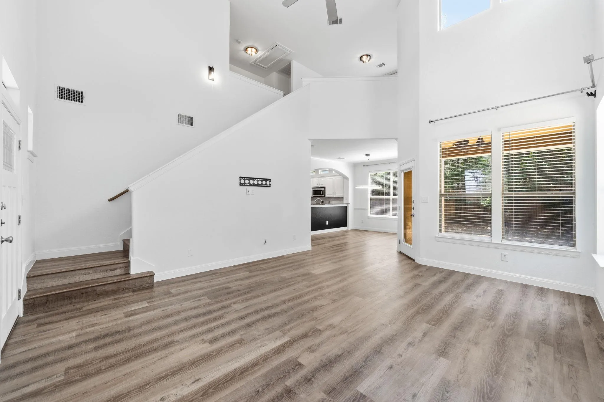 Photo 5 of 6708 MANCHACA RD #4