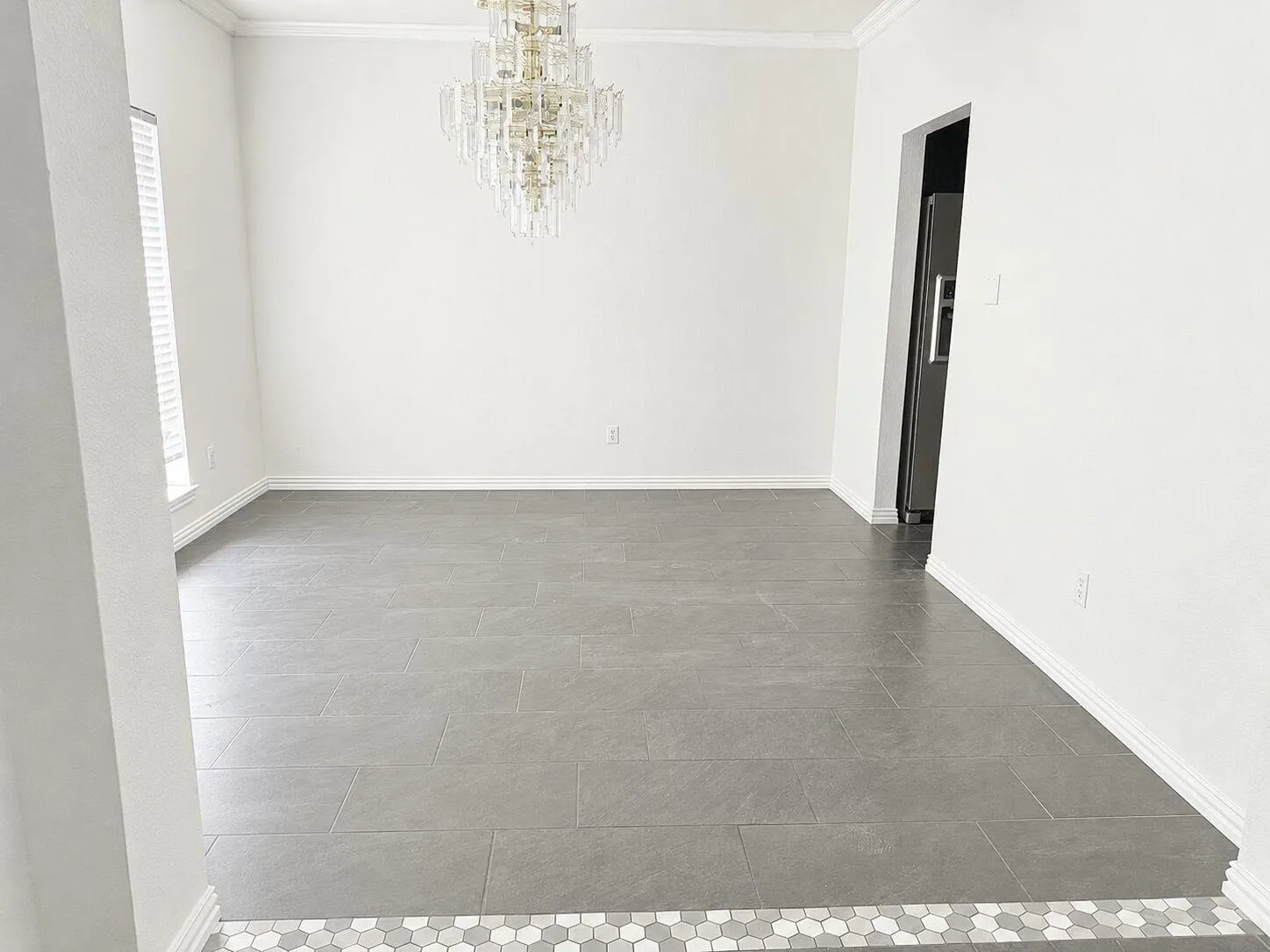 Photo 5 of 1002 ACANTHUS ST