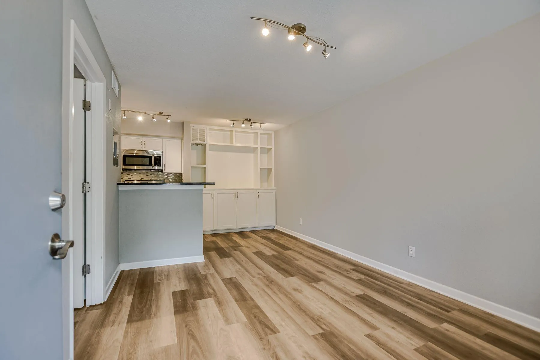 Photo 2 of 3204 MENCHACA RD #313