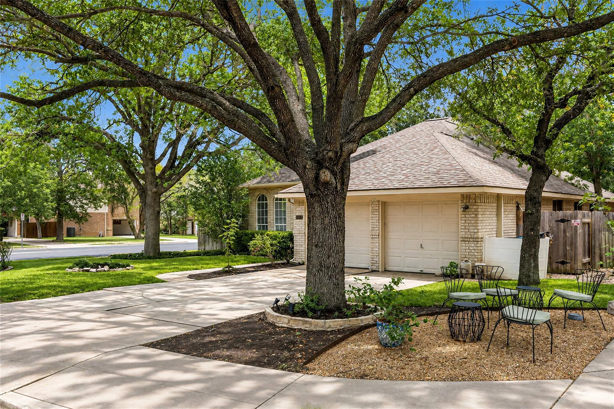 Photo 4 of 6112 JUMANO LN