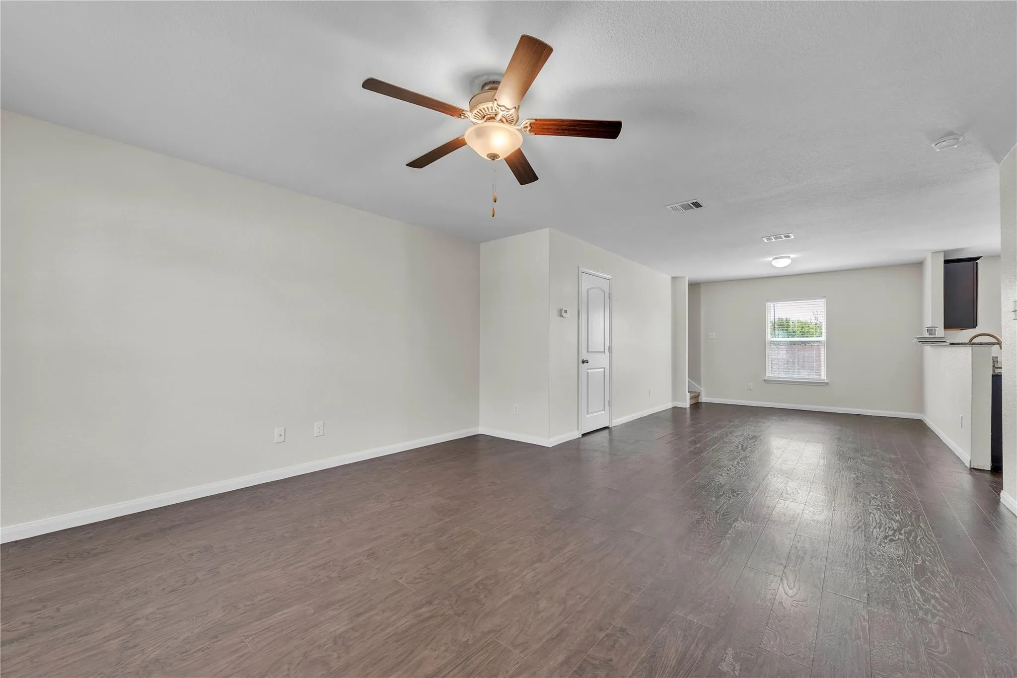 Photo 4 of 5021 CRESSLER LN #29G