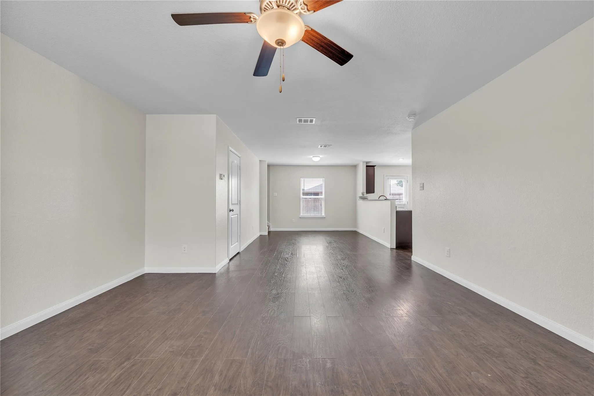 Photo 3 of 5021 CRESSLER LN #29G