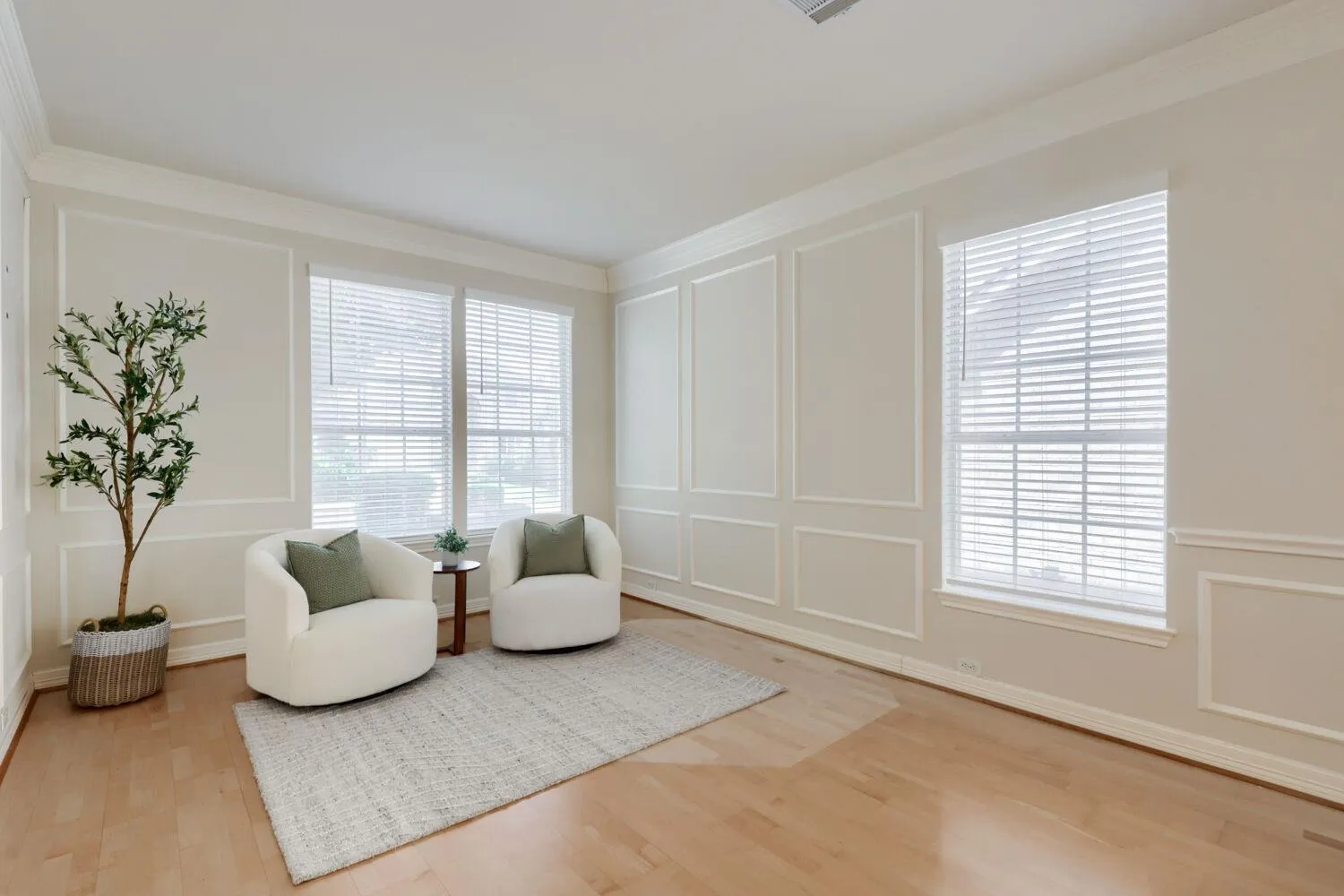 Photo 4 of 9525 AIRE LIBRE DR