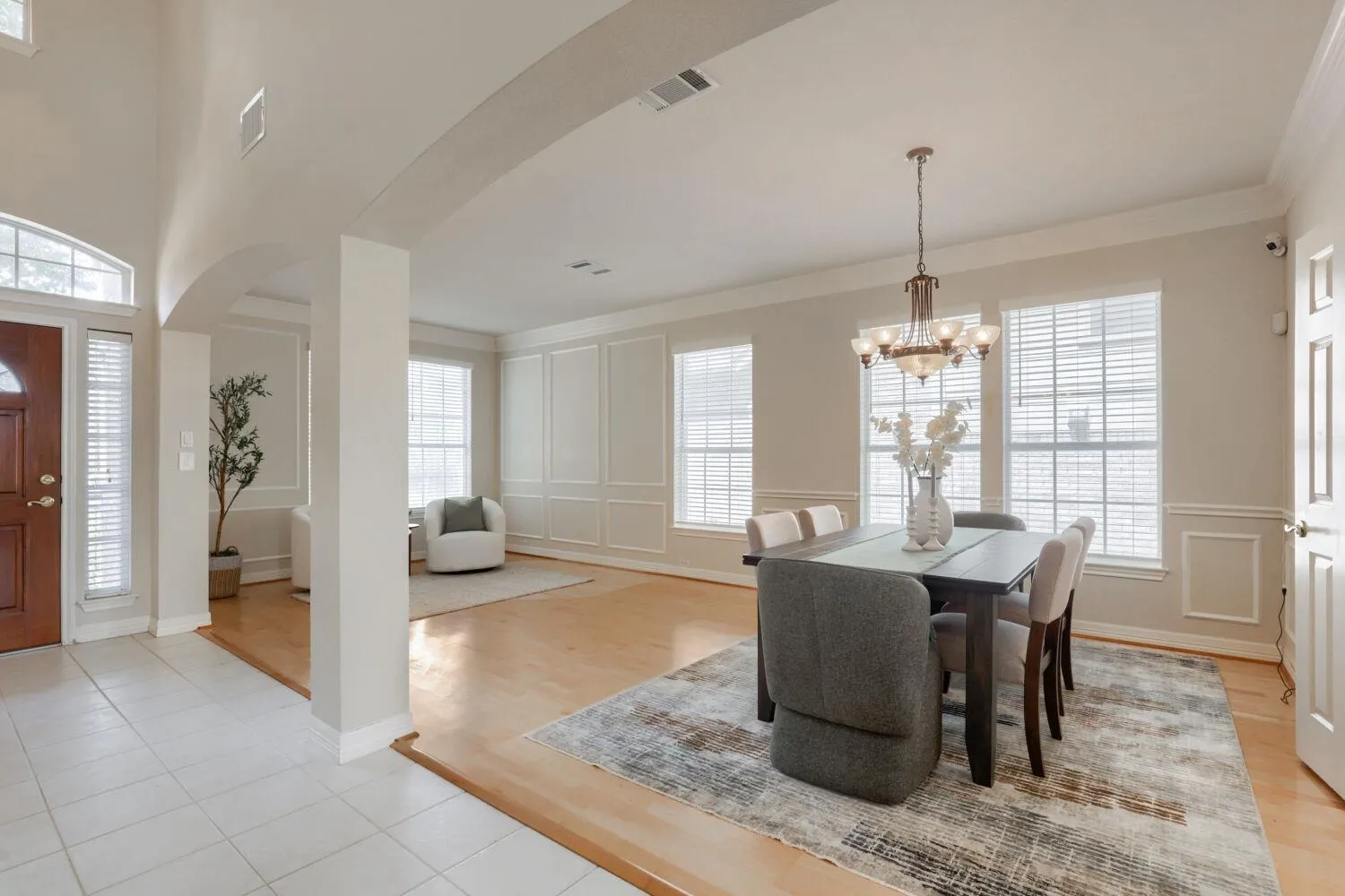 Photo 5 of 9525 AIRE LIBRE DR