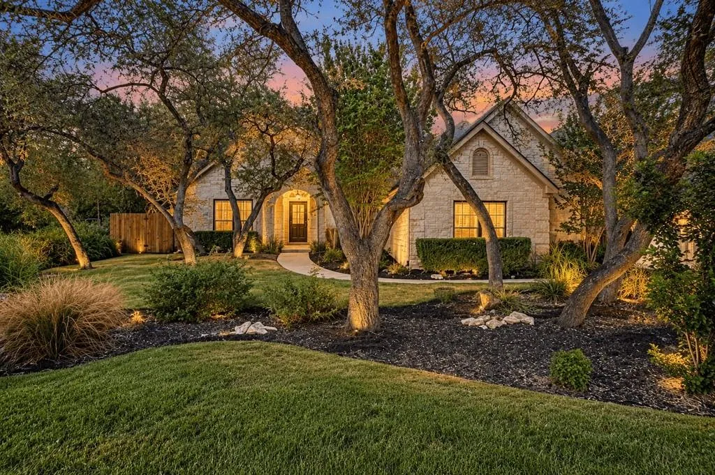 Photo of 206 PHLOX DR, Lakeway, TX, 78734