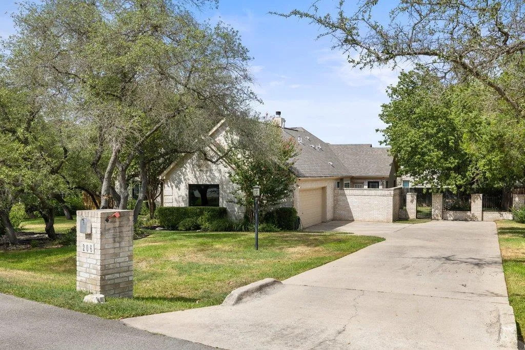 Photo 4 of 206 PHLOX DR