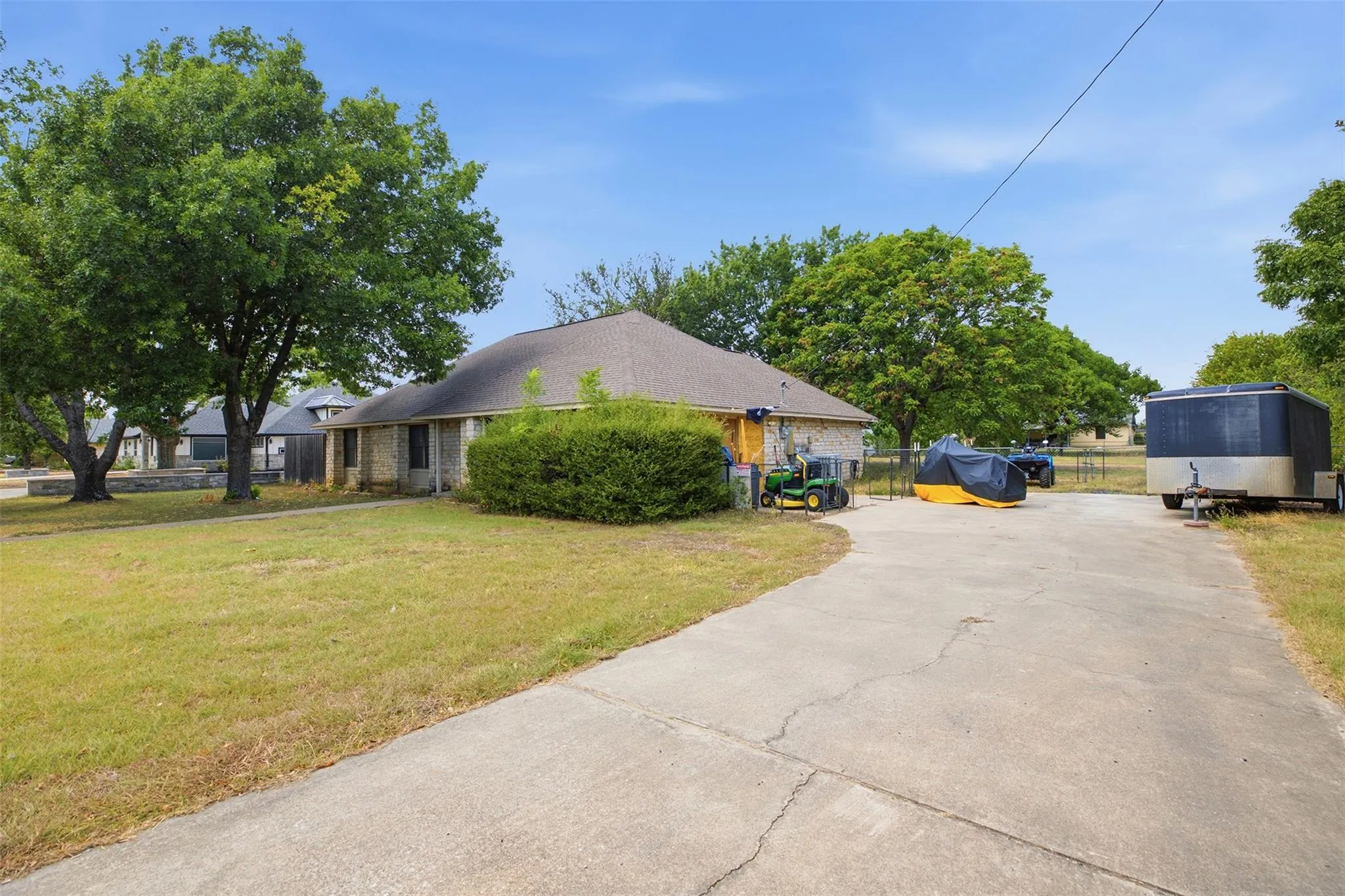 Photo 2 of 50208 EAGLE TRACE DR