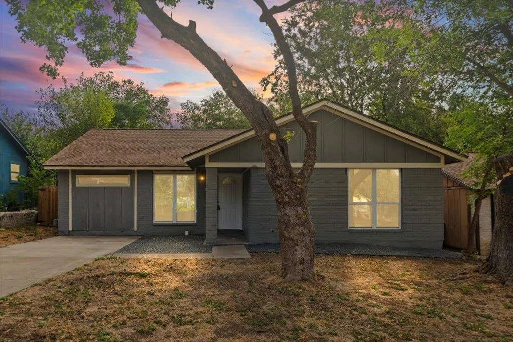 Photo of 5307 VILLAGE TRL, Austin, TX, 78744