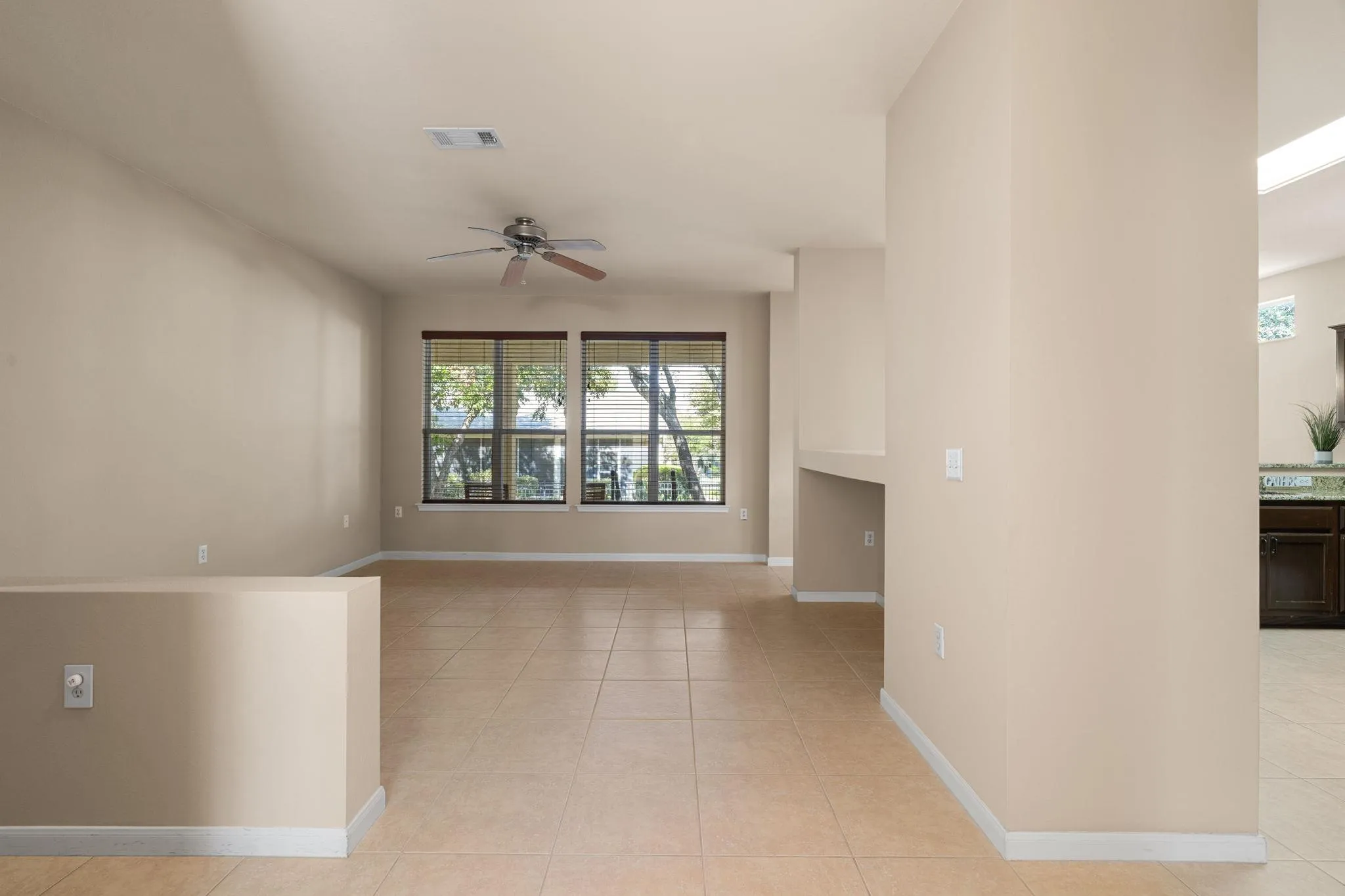 Photo 4 of 267 WHISPERING WIND DR