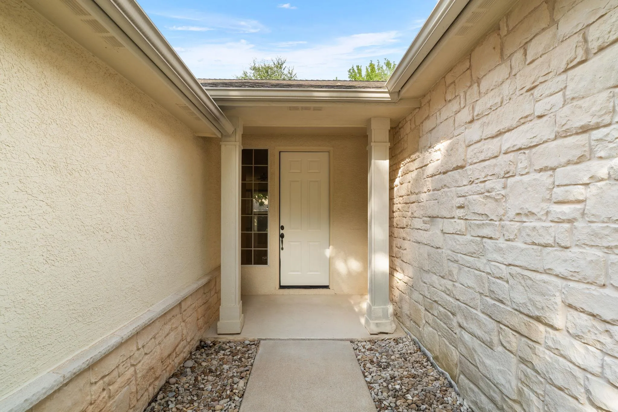 Photo 3 of 267 WHISPERING WIND DR