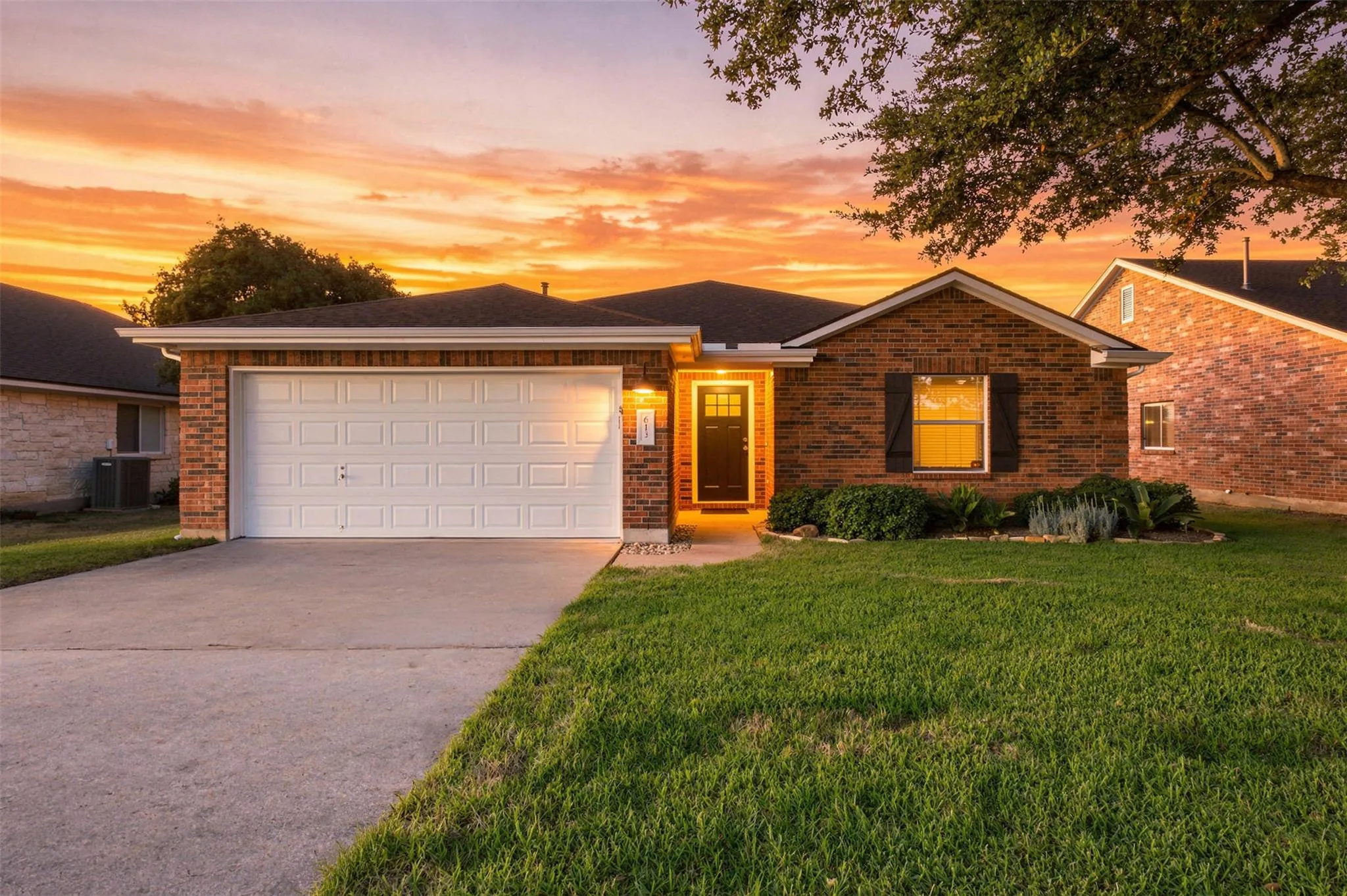 Photo of 613 GLEN VALLEY LN, Leander, TX, 78641