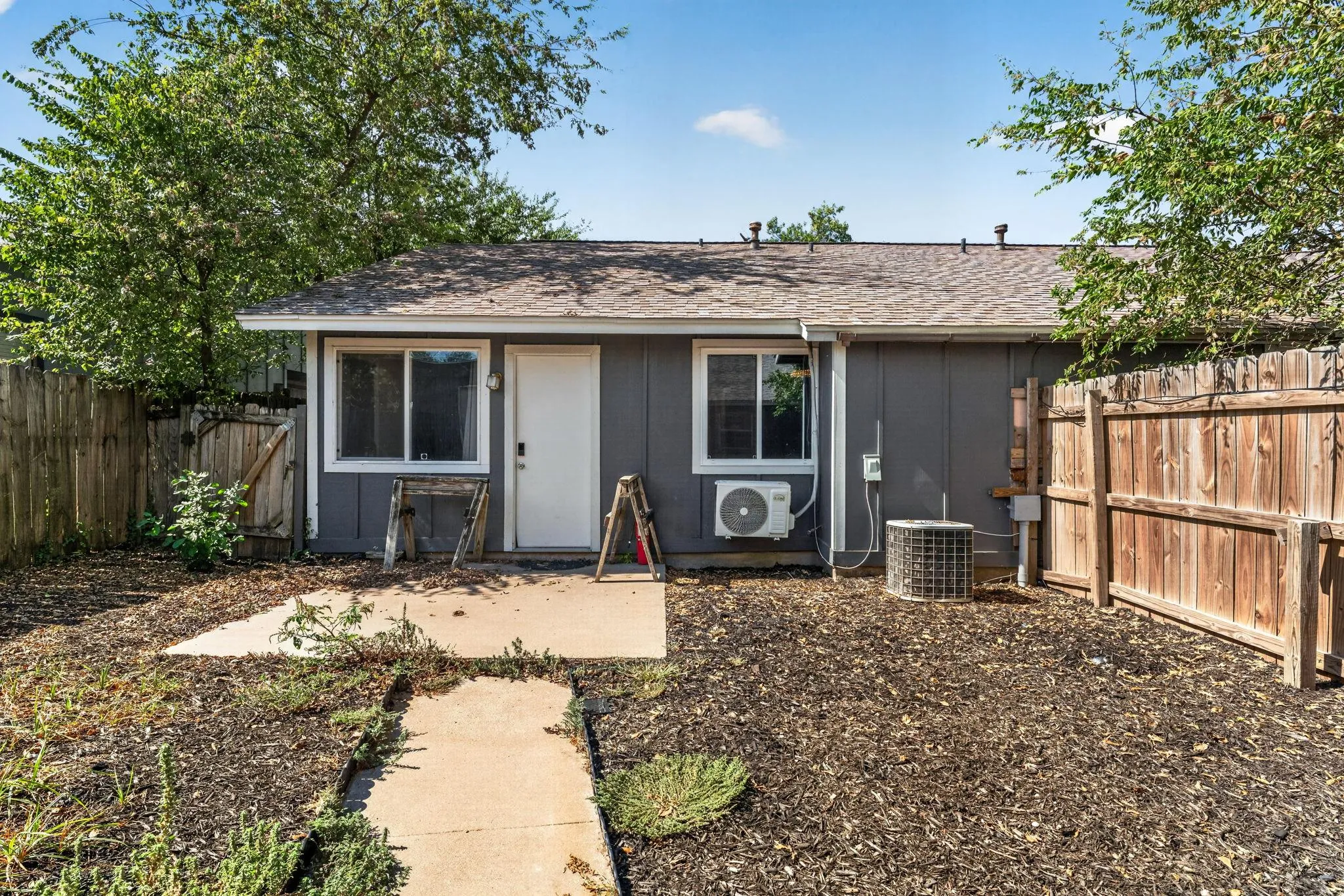 Photo 4 of 1404 W BRAKER LN #A & B