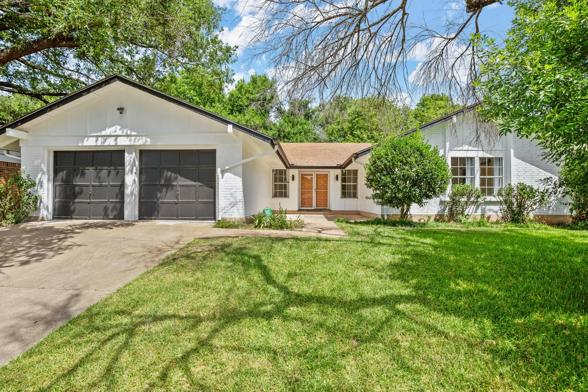 Photo of 10201 PARKFIELD DR, Austin, TX, 78758