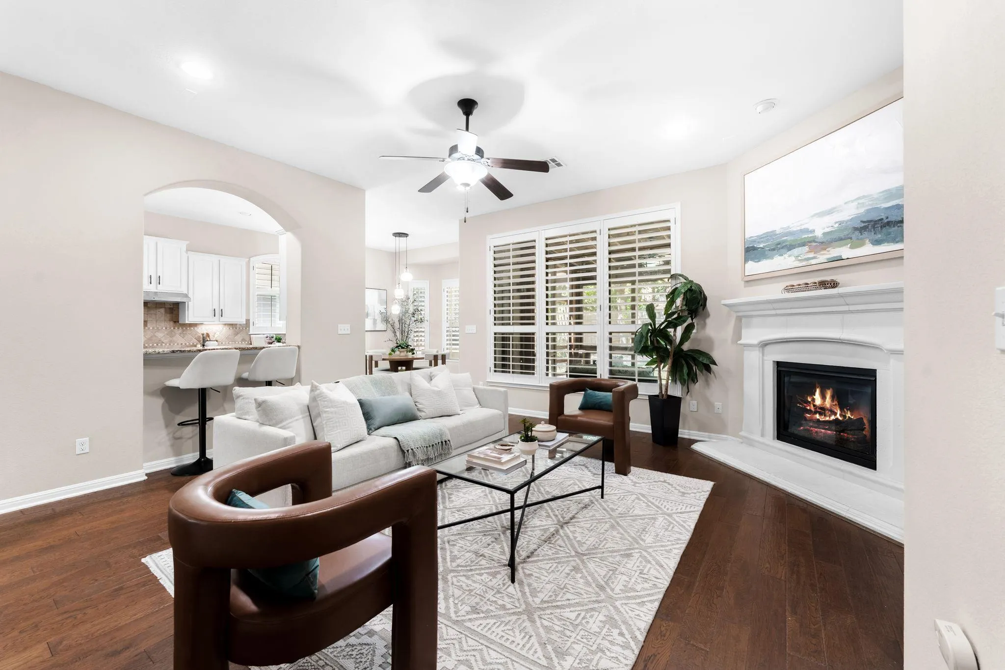 Photo 3 of 12025 MONTCLAIR BND