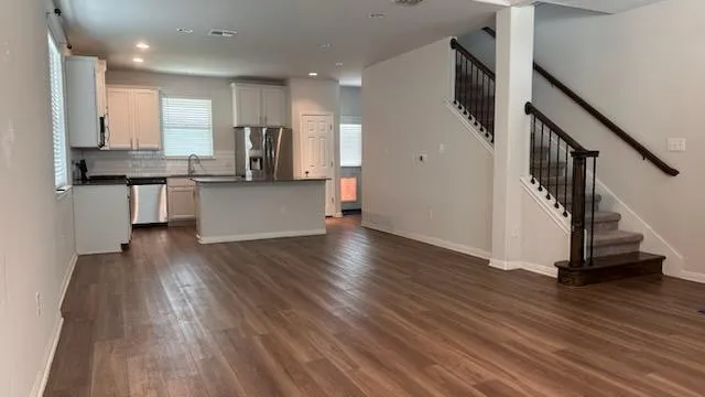 Photo 5 of 804 GOLDILOCKS LN