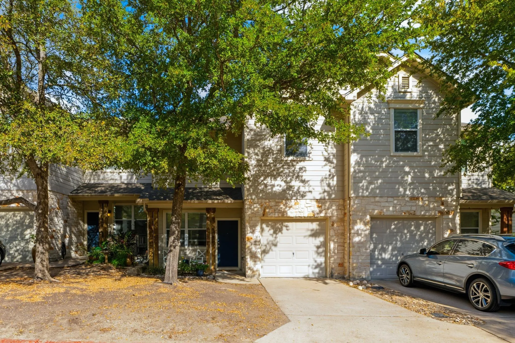 Photo 2 of 512 EBERHART LN #1905
