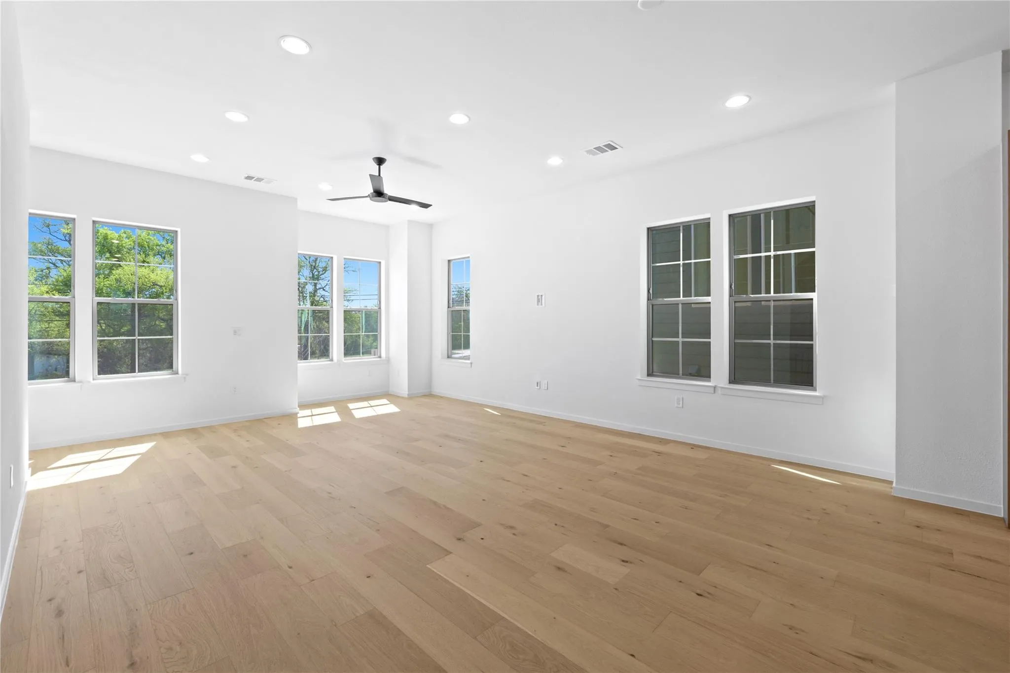 Photo 2 of 3500 PECAN SPRINGS RD #4