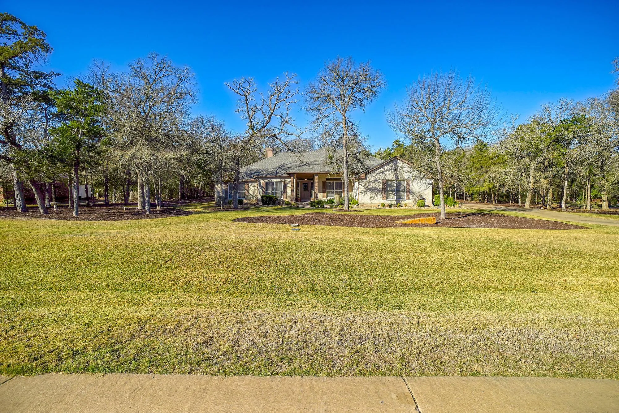 Photo 2 of 142 JOSHUA SMITH LN